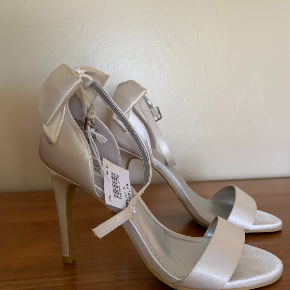 Unforgettable Moments Melody Back Bow Satin Heels NWT